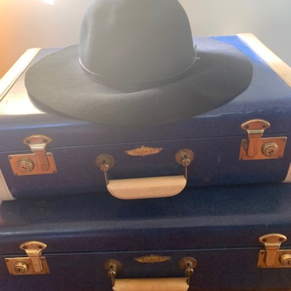 Black wool felt hat - Picture 1 of 3